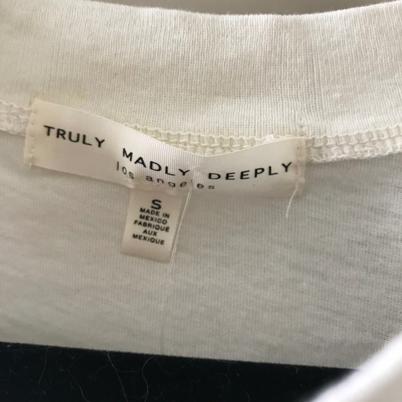 UO Truly Madly Deeply Penelope Cut-Out Tee - Picture 5 of 6
